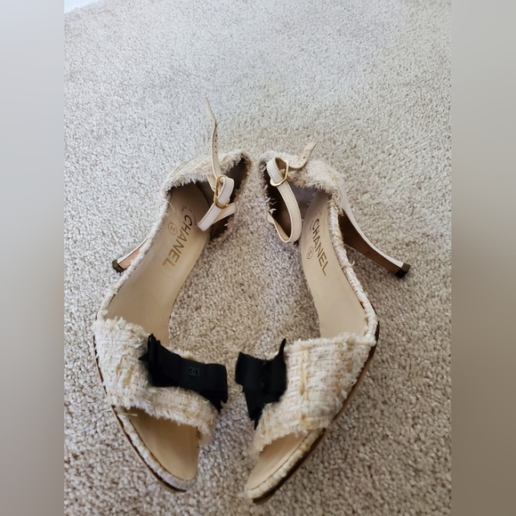 Chanel Pink Fabric Sandals (Size 9.5) - Picture 5 of 9